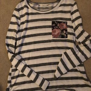 Black and white long sleeve top floral pocket